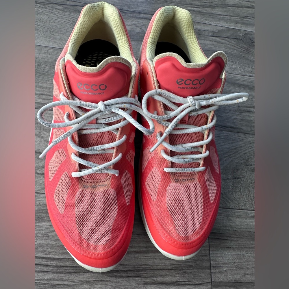 Ecco Biom Fjuel Racer Coral
Womens Trail Running Size
7/7.5/38 - Picture 13 of 15